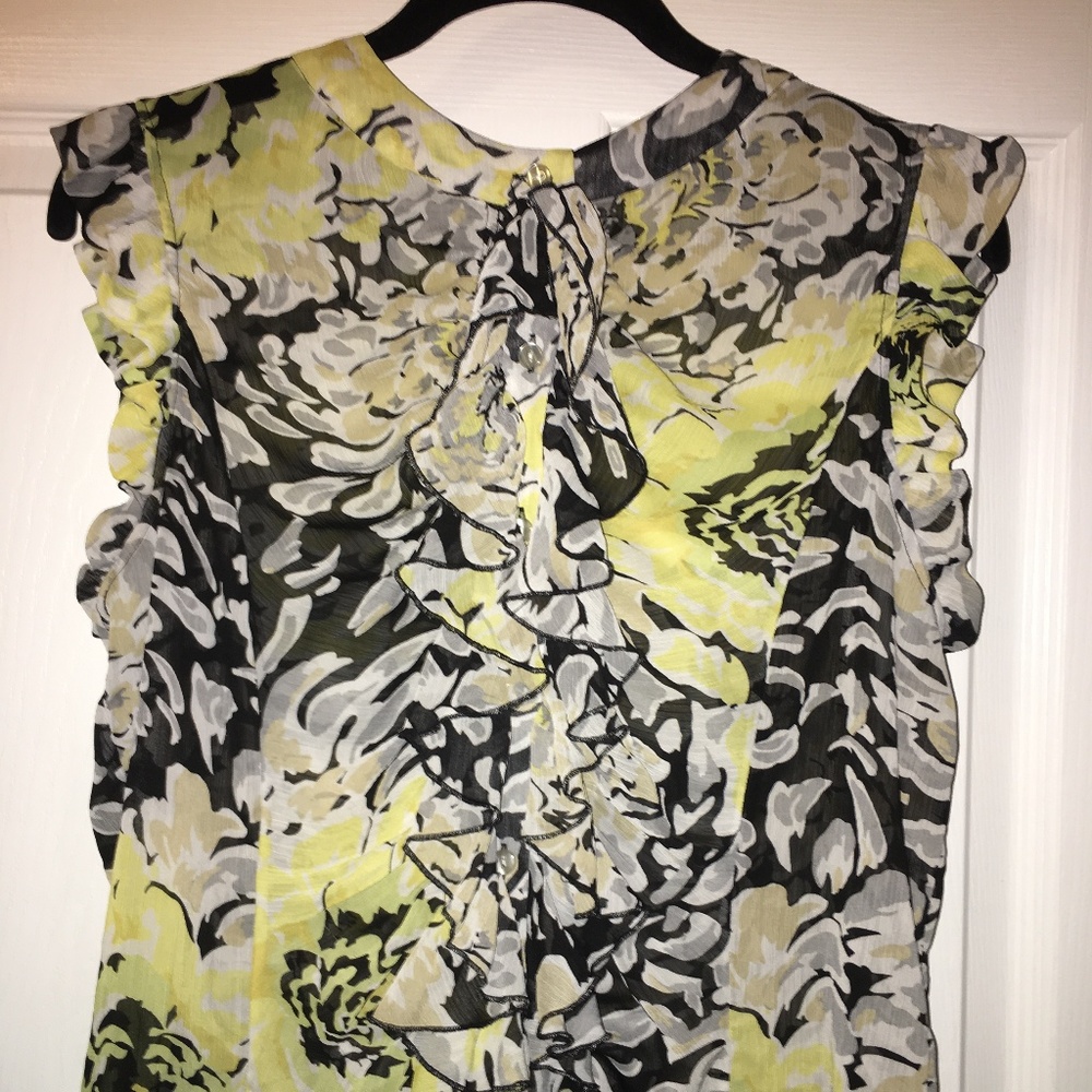 HUDSON STUDIO Floral Ruffle Front Button Top Sz L - Picture 3 of 8